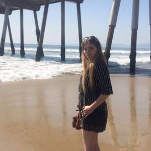 Meet your Posher, Emilee